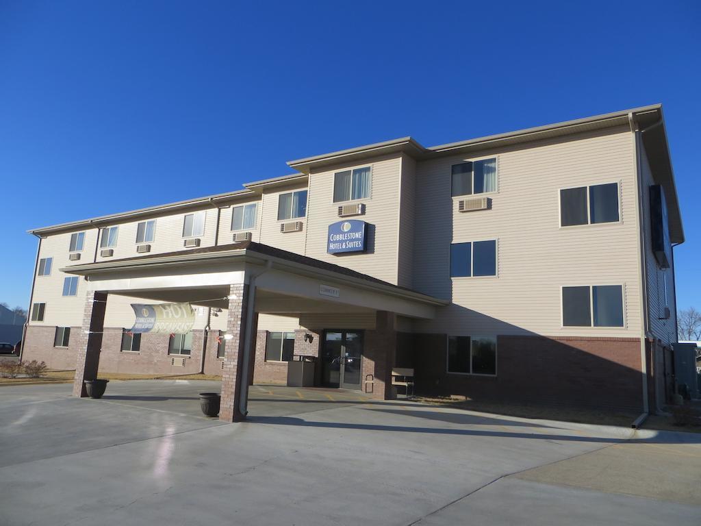 The Edgewood Hotel And Suites Fairbury Buitenkant foto