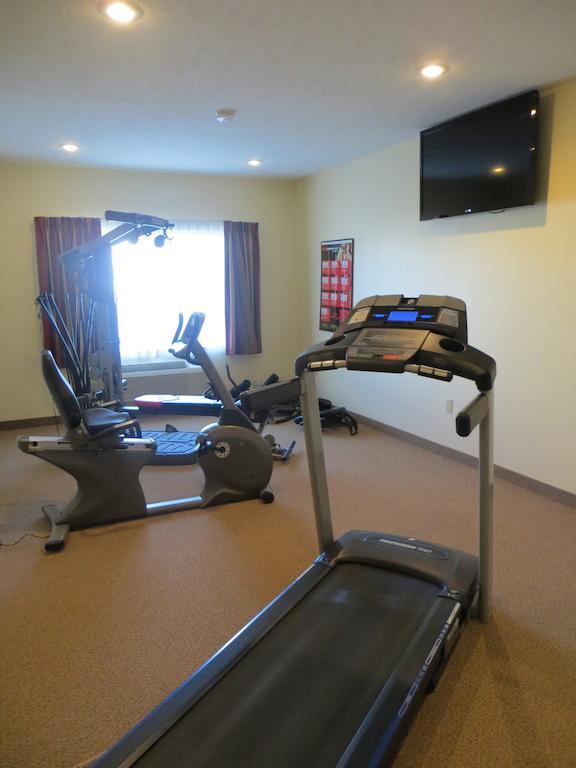 The Edgewood Hotel And Suites Fairbury Buitenkant foto