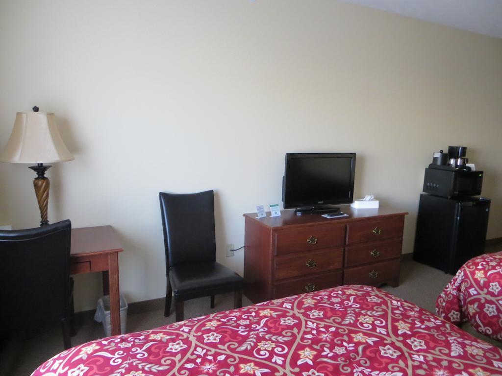 The Edgewood Hotel And Suites Fairbury Kamer foto