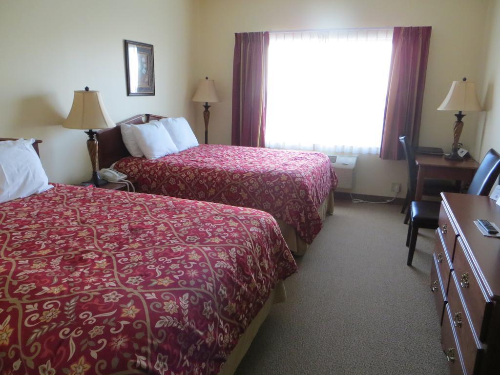 The Edgewood Hotel And Suites Fairbury Kamer foto