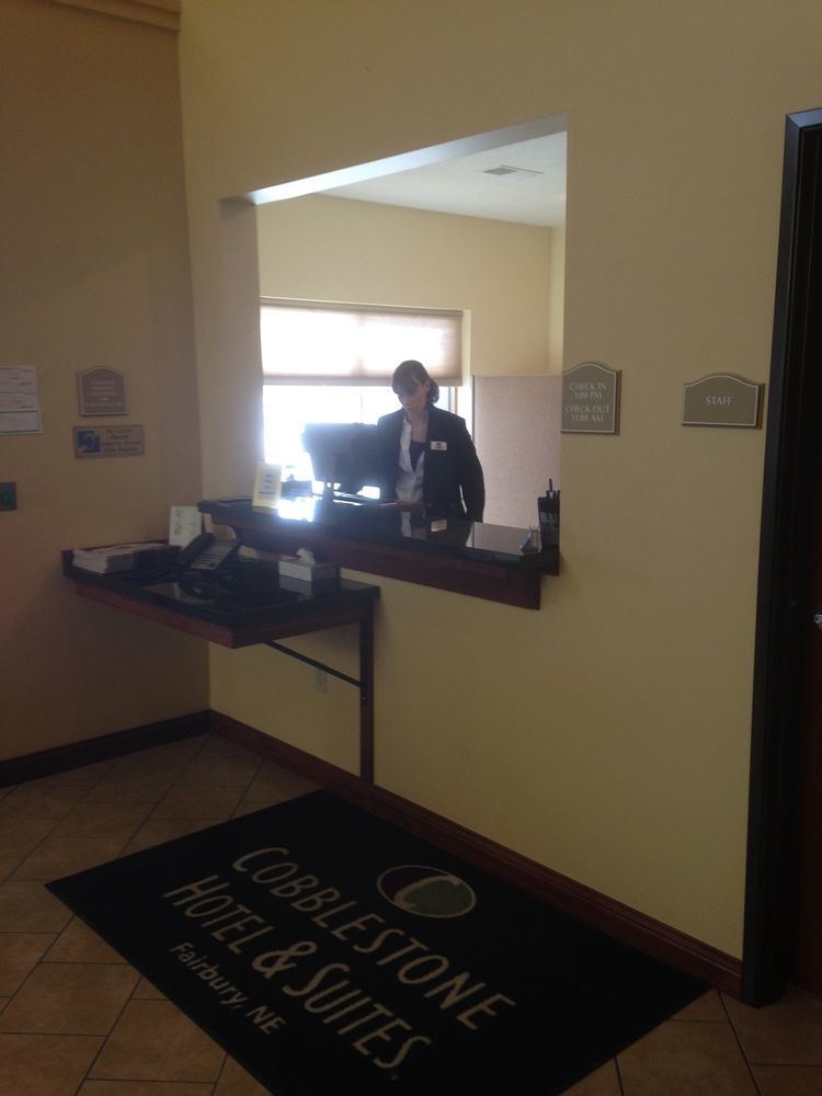 The Edgewood Hotel And Suites Fairbury Buitenkant foto