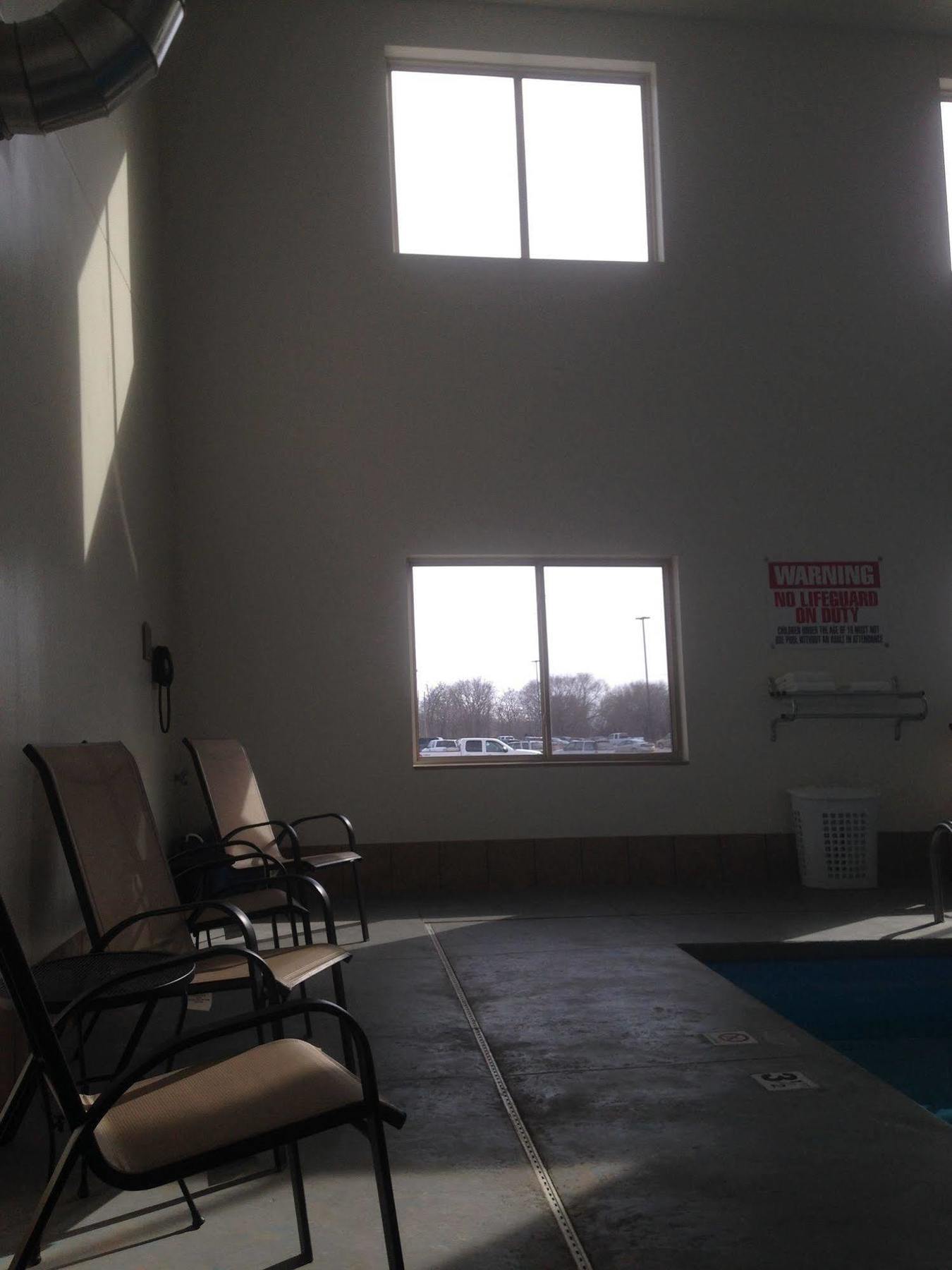 The Edgewood Hotel And Suites Fairbury Buitenkant foto