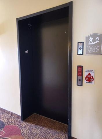 The Edgewood Hotel And Suites Fairbury Buitenkant foto